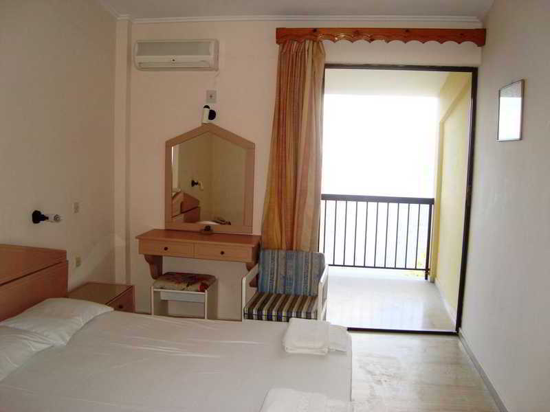 Karina Hotel Benitses  Esterno foto