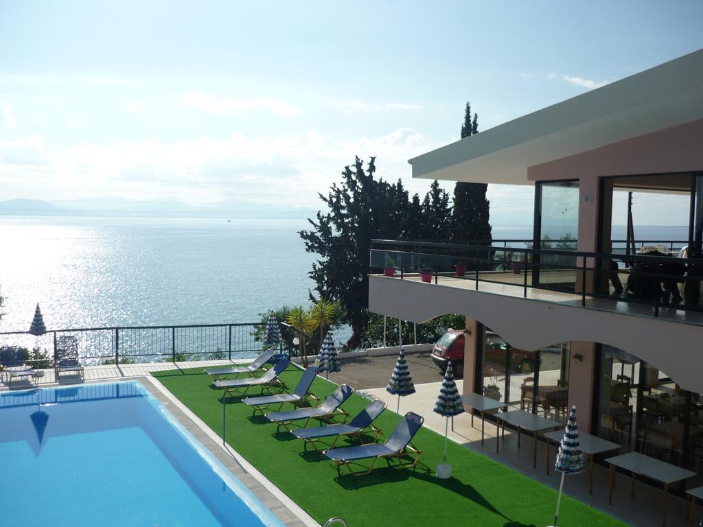 Karina Hotel Benitses  Esterno foto