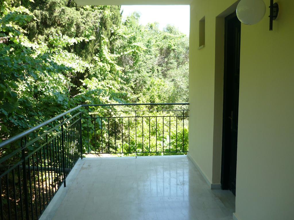 Karina Hotel Benitses  Esterno foto