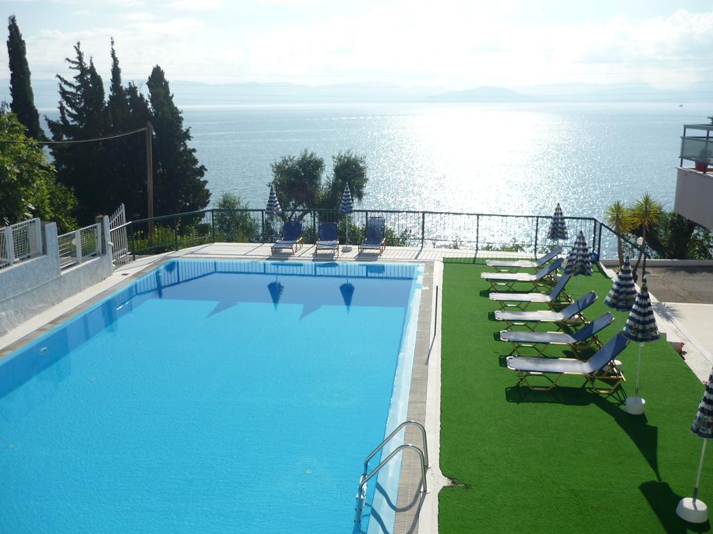 Karina Hotel Benitses  Esterno foto