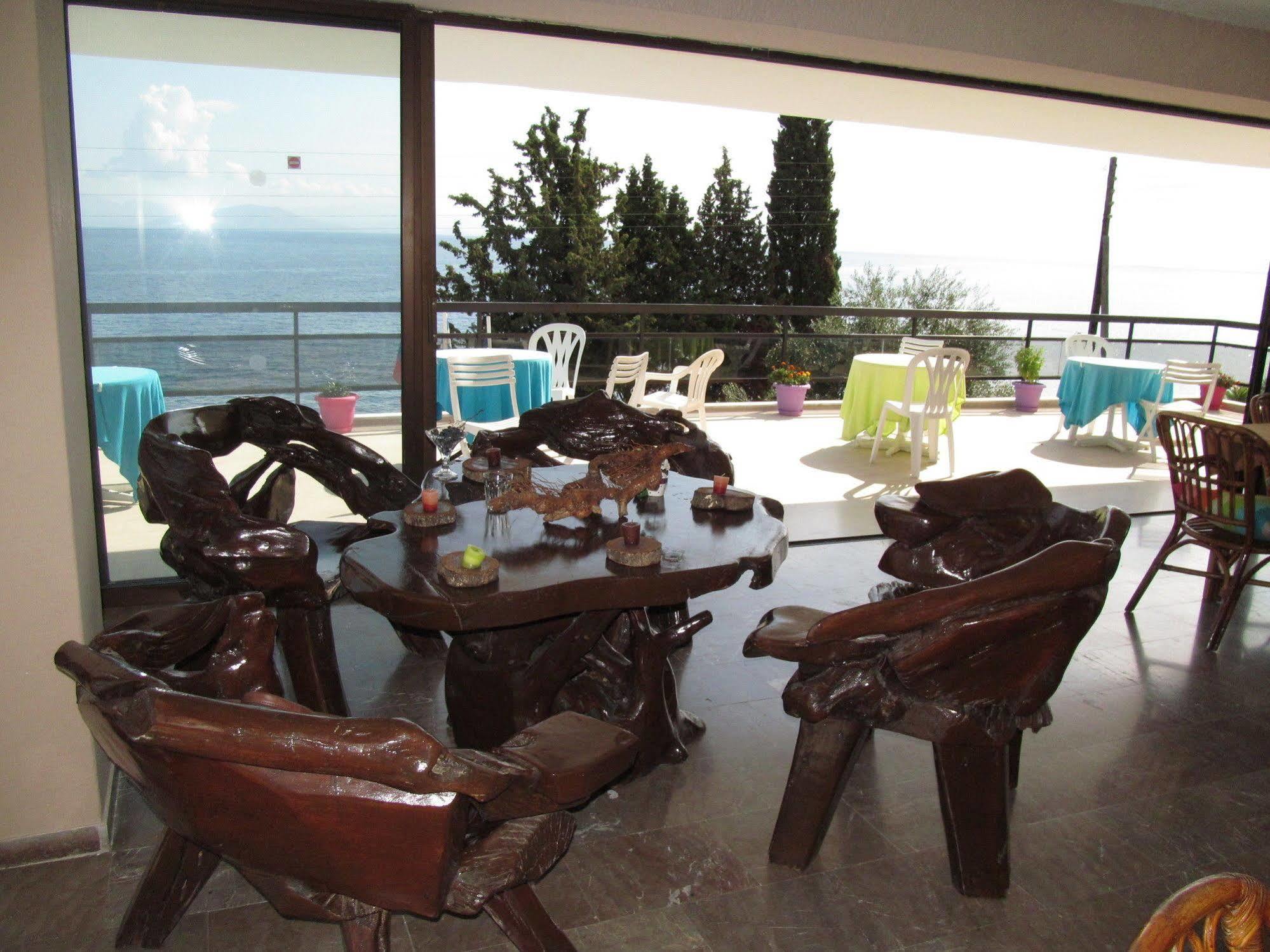 Karina Hotel Benitses  Esterno foto
