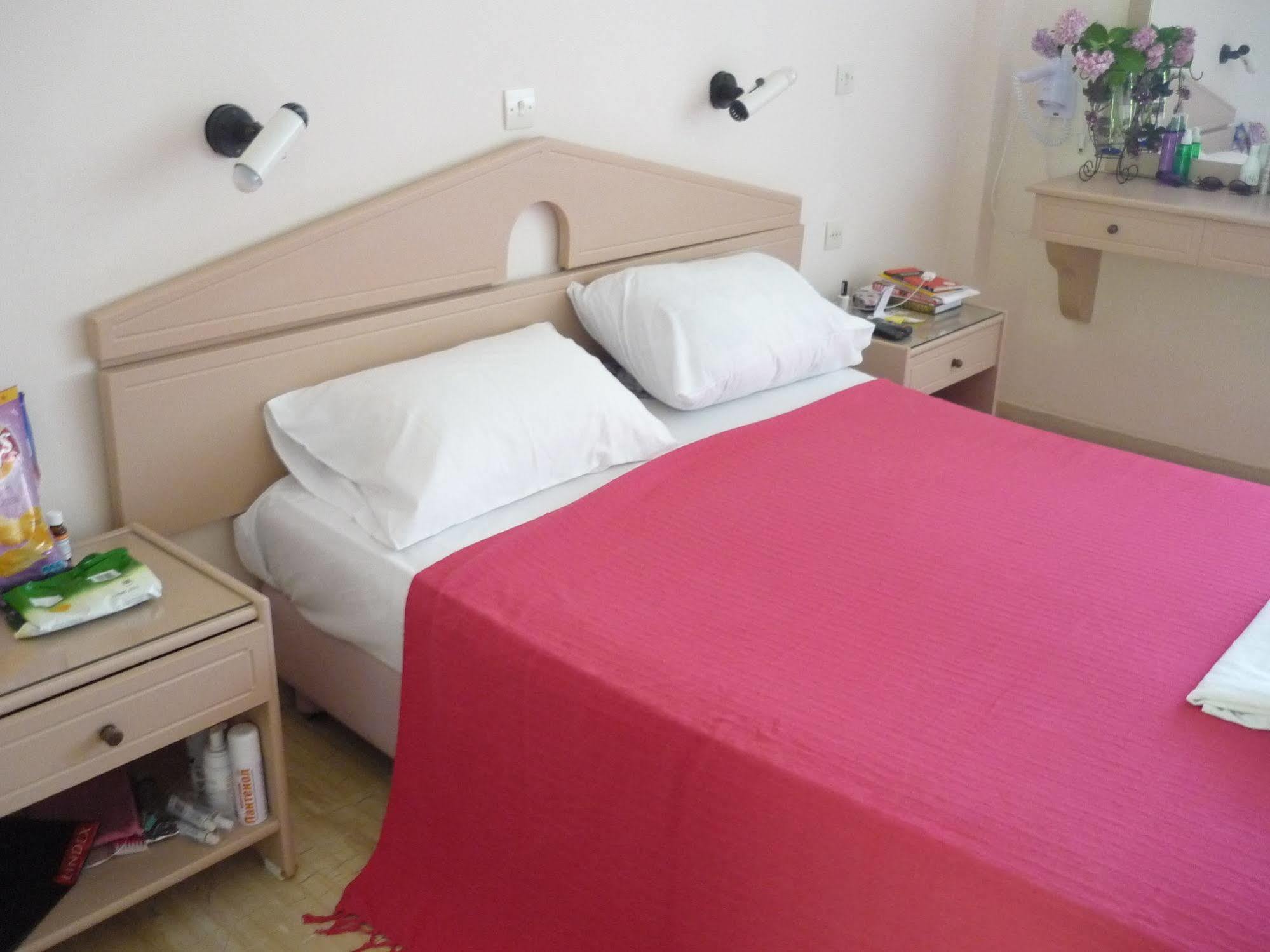 Karina Hotel Benitses  Esterno foto