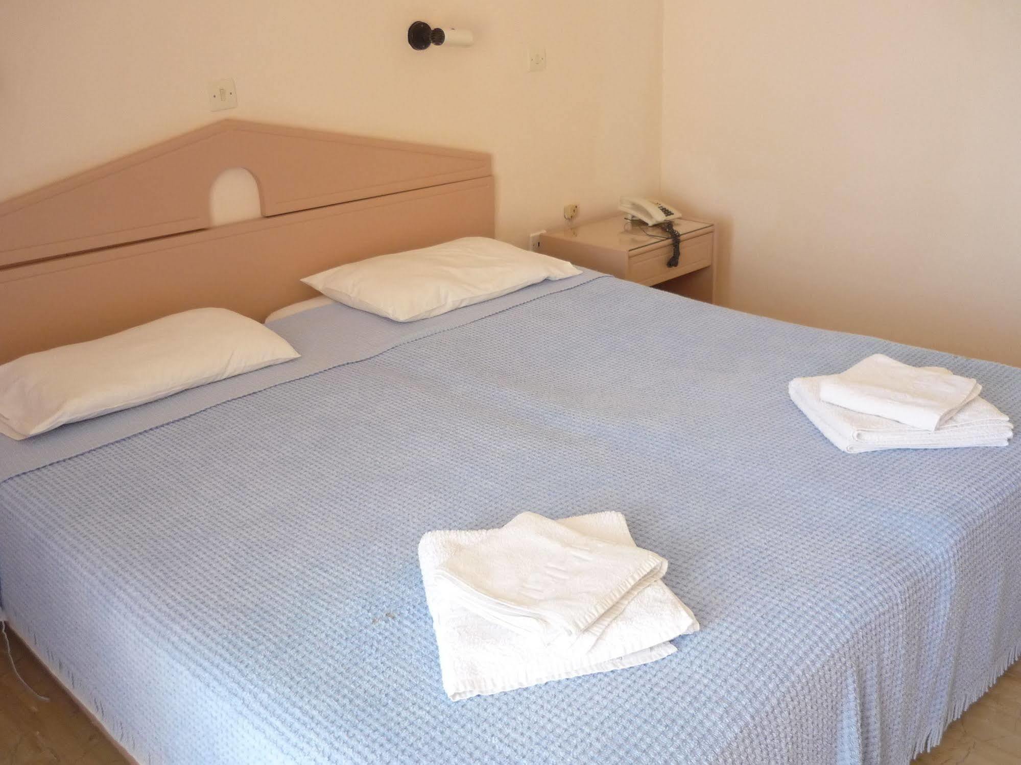Karina Hotel Benitses  Esterno foto